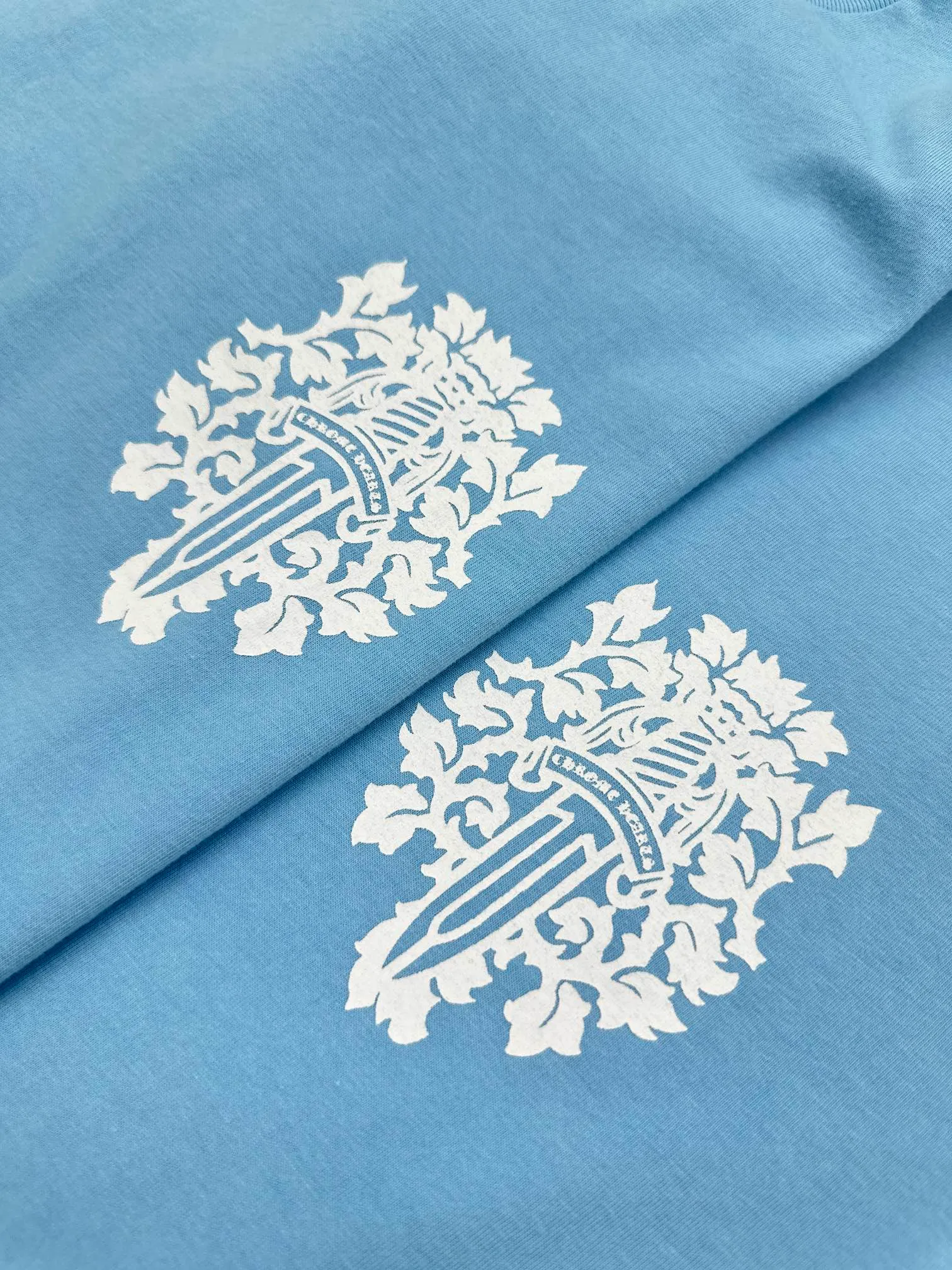 Chrome Heart Ch baby blue T Size：S/M/L G ， ， ， ！ ！ ， ， 。 。 、 ， ！